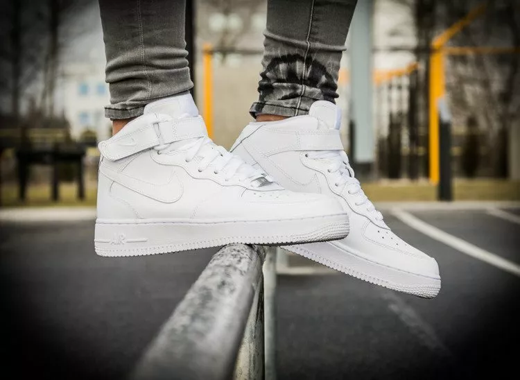 Nike air force 1 blanche homme pas cher best sale