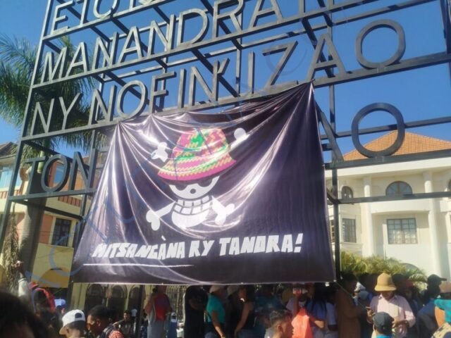 Anareo zao ny tanana 🤣