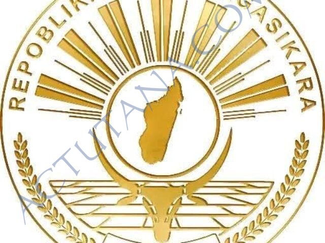 un peu de patience avant de pouvoir changer de devise 🙂