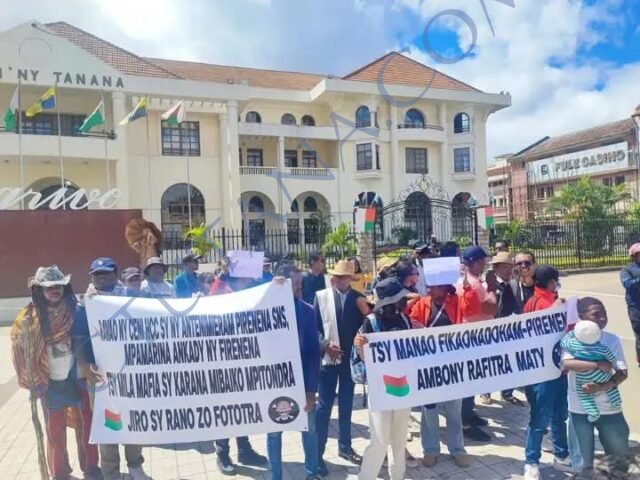 Oui une petite vingtaine aujourd'hui... mais vous allez attendre sans ruen faire qu'ils soient des milliers ? 🤣