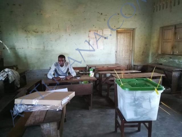 C'est glauque un bureau de vote malgache