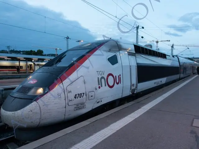 Quand le TGV arrive à l'heure tout le monde s'en fout. Mais essayez 5 minutes de retard ?
